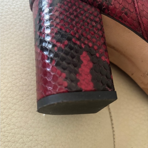 Vero Cuoio Red Animal Print knee-high, red. - Picture 3 of 6